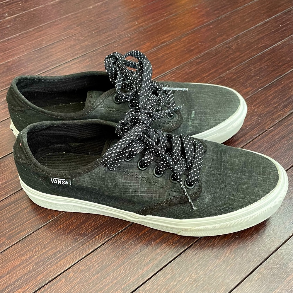 Vans Classic Low Top Skate Sneakers Shoes - Picture 2 of 8